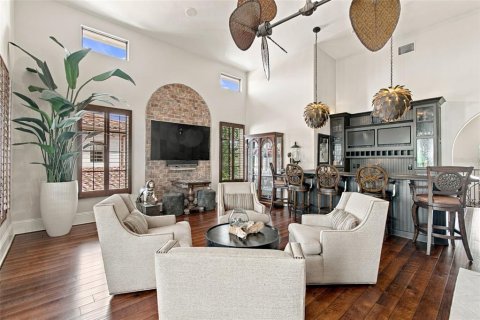 House in Tampa, Florida 5 bedrooms, 727.24 sq.m. № 2396643 - photo 8