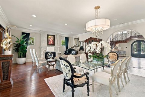House in Tampa, Florida 5 bedrooms, 727.24 sq.m. № 2396643 - photo 16