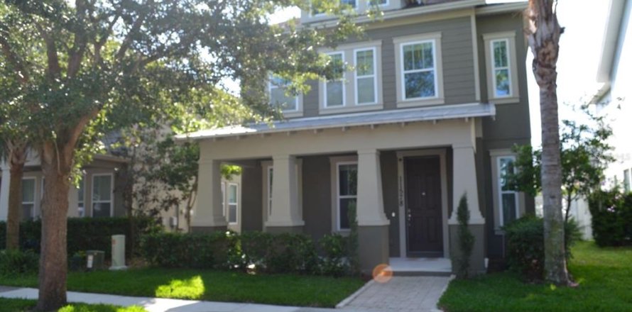 House in Windermere, Florida 5 bedrooms, 222.59 sq.m. № 1649706