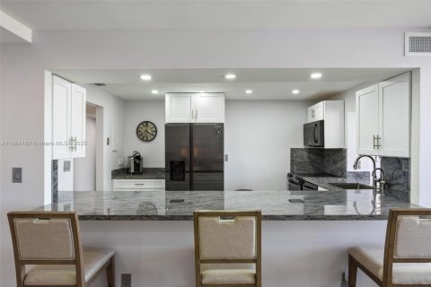 Copropriété à vendre à Hallandale Beach, Floride: 2 chambres, 135.17 m2 № 1978537 - photo 7