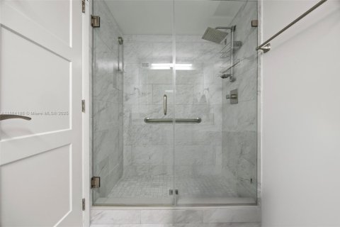 Copropriété à vendre à Hallandale Beach, Floride: 2 chambres, 135.17 m2 № 1978537 - photo 17