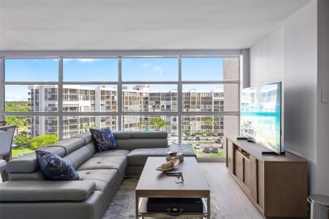 Copropriété à vendre à Hallandale Beach, Floride: 2 chambres, 135.17 m2 № 1978537 - photo 2