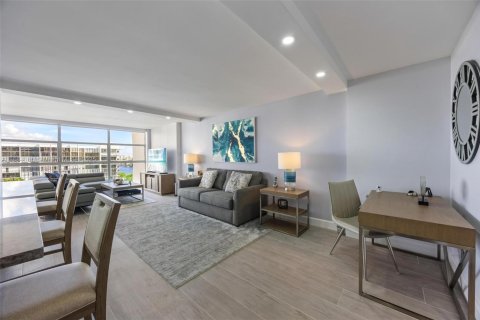 Copropriété à vendre à Hallandale Beach, Floride: 2 chambres, 135.17 m2 № 1978537 - photo 4