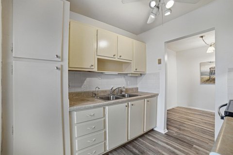 Condo in North Palm Beach, Florida, 2 bedrooms  № 2184700 - photo 19