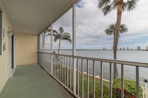 Condo in North Palm Beach, Florida, 2 bedrooms  № 2184700 - photo 28