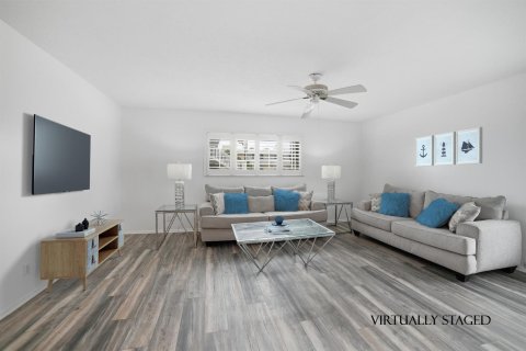 Condo in North Palm Beach, Florida, 2 bedrooms  № 2184700 - photo 12