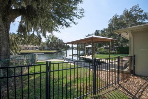 House in Crystal River, Florida 3 bedrooms, 227.98 sq.m. № 1421936 - photo 10