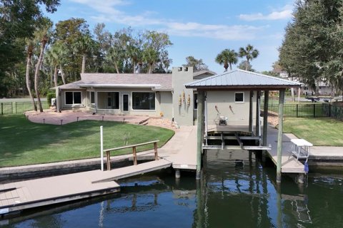 House in Crystal River, Florida 3 bedrooms, 227.98 sq.m. № 1421936 - photo 23