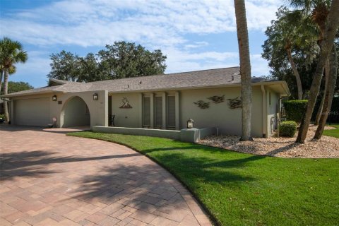 House in Crystal River, Florida 3 bedrooms, 227.98 sq.m. № 1421936 - photo 2
