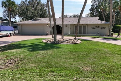 House in Crystal River, Florida 3 bedrooms, 227.98 sq.m. № 1421936 - photo 29