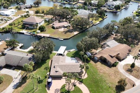 House in Crystal River, Florida 3 bedrooms, 227.98 sq.m. № 1421936 - photo 7