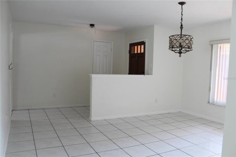 House in Tampa, Florida 4 bedrooms, 192.77 sq.m. № 1903217 - photo 13