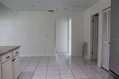House in Tampa, Florida 4 bedrooms, 192.77 sq.m. № 1903217 - photo 4