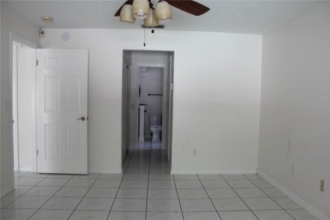 House in Tampa, Florida 4 bedrooms, 192.77 sq.m. № 1903217 - photo 6
