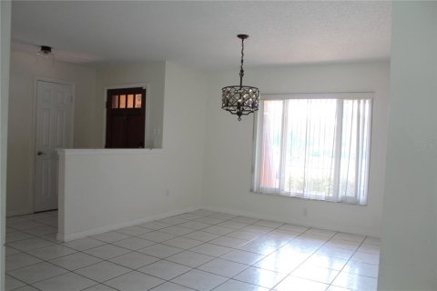 House in Tampa, Florida 4 bedrooms, 192.77 sq.m. № 1903217 - photo 14