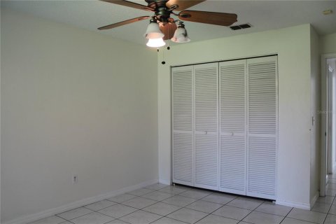 House in Tampa, Florida 4 bedrooms, 192.77 sq.m. № 1903217 - photo 15