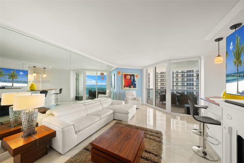 Condominio en venta en Miami Beach, Florida, 2 dormitorios, 144 m2 № 1951189 - foto 7
