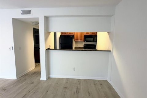 Condo in Tampa, Florida, 2 bedrooms  № 2142446 - photo 2