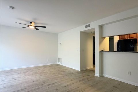 Condo in Tampa, Florida, 2 bedrooms  № 2142446 - photo 3