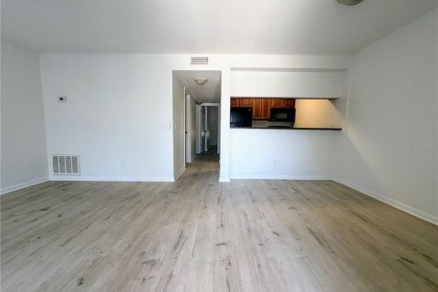Condo in Tampa, Florida, 2 bedrooms  № 2142446 - photo 5