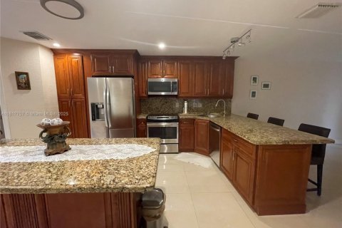 Купить виллу или дом в Майами, Флорида 3 спальни, 190.26м2, № 1957429 - фото 6