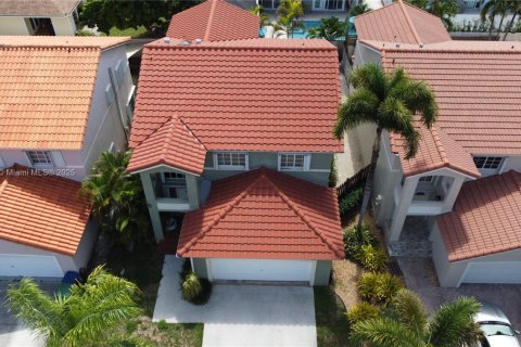 Купить виллу или дом в Майами, Флорида 3 спальни, 190.26м2, № 1957429 - фото 2