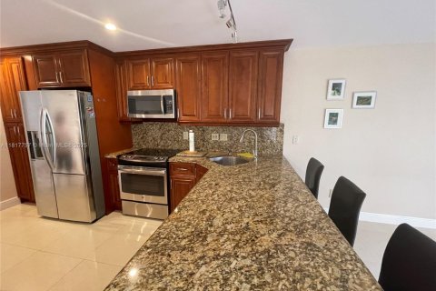 Купить виллу или дом в Майами, Флорида 3 спальни, 190.26м2, № 1957429 - фото 8