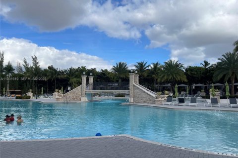 Снять в аренду кондоминиум в Дорал, Флорида 2 спальни, 105.35м2, № 1990660 - фото 29