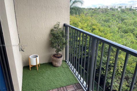 Снять в аренду кондоминиум в Дорал, Флорида 2 спальни, 105.35м2, № 1990660 - фото 20