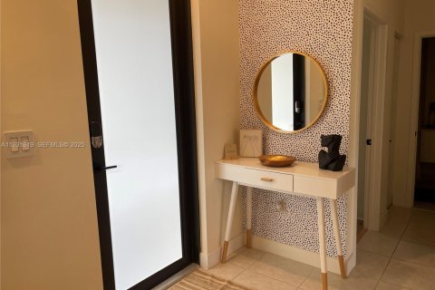 Снять в аренду кондоминиум в Дорал, Флорида 2 спальни, 105.35м2, № 1990660 - фото 2