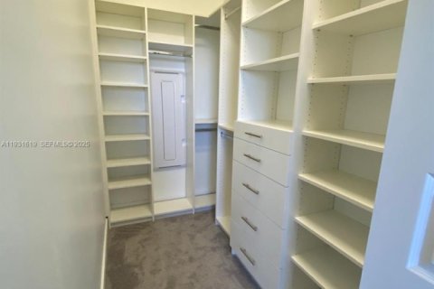 Снять в аренду кондоминиум в Дорал, Флорида 2 спальни, 105.35м2, № 1990660 - фото 16