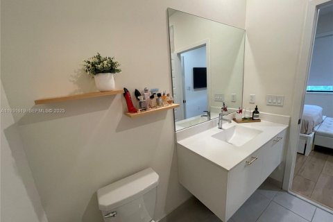 Снять в аренду кондоминиум в Дорал, Флорида 2 спальни, 105.35м2, № 1990660 - фото 13