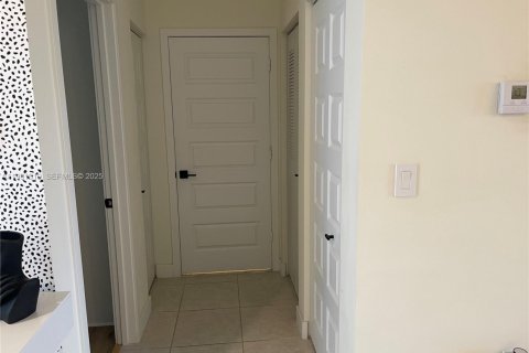 Снять в аренду кондоминиум в Дорал, Флорида 2 спальни, 105.35м2, № 1990660 - фото 9