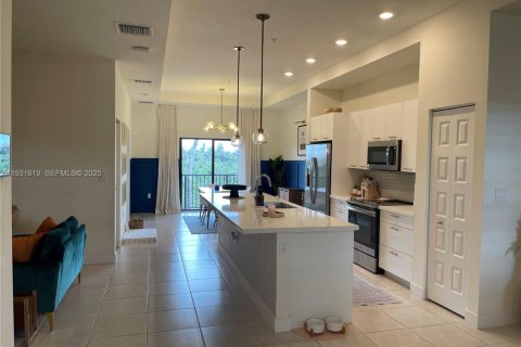 Снять в аренду кондоминиум в Дорал, Флорида 2 спальни, 105.35м2, № 1990660 - фото 4