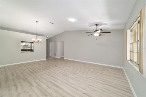 Casa en venta en Ocala, Florida, 2 dormitorios, 137.5 m2 № 1808323 - foto 2