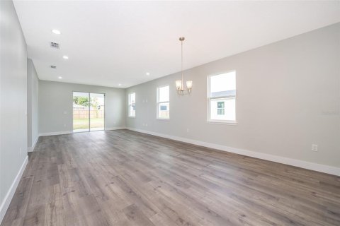 House in Orlando, Florida 4 bedrooms, 174.75 sq.m. № 1557542 - photo 4