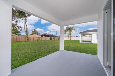 House in Orlando, Florida 4 bedrooms, 174.75 sq.m. № 1557542 - photo 17