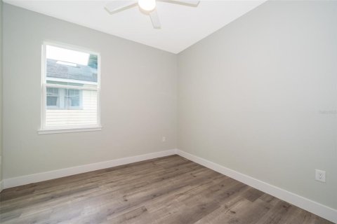 House in Orlando, Florida 4 bedrooms, 174.75 sq.m. № 1557542 - photo 8