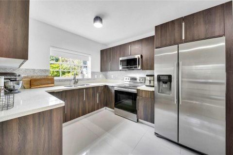 Villa ou maison à vendre à North Miami, Floride: 4 chambres, 187.48 m2 № 2081586 - photo 16