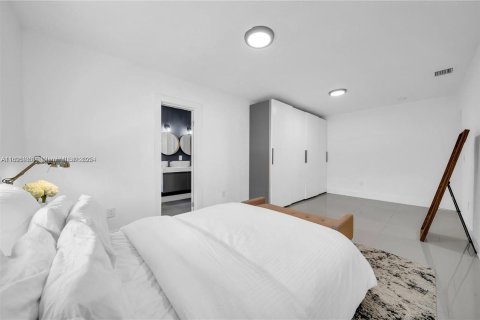 Villa ou maison à vendre à North Miami, Floride: 4 chambres, 187.48 m2 № 2081586 - photo 20
