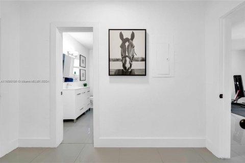 Villa ou maison à vendre à North Miami, Floride: 4 chambres, 187.48 m2 № 2081586 - photo 24