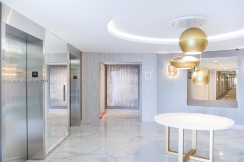 Condominio en alquiler en Bal Harbour, Florida, 2 dormitorios, 98.1 m2 № 2056642 - foto 13