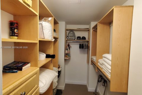 Condominio en alquiler en Bal Harbour, Florida, 2 dormitorios, 98.1 m2 № 2056642 - foto 12