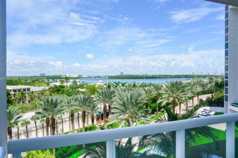 Condominio en alquiler en Bal Harbour, Florida, 2 dormitorios, 98.1 m2 № 2056642 - foto 23