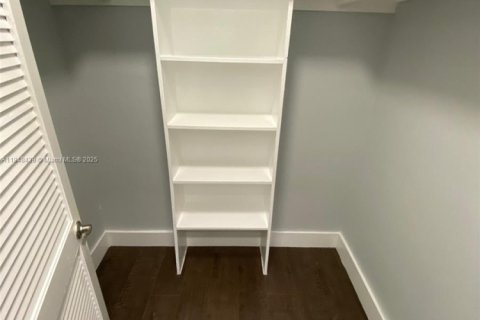 Apartment in Miami Beach, Florida 39.02 sq.m. № 1855082 - photo 11