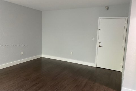 Apartment in Miami Beach, Florida 39.02 sq.m. № 1855082 - photo 9