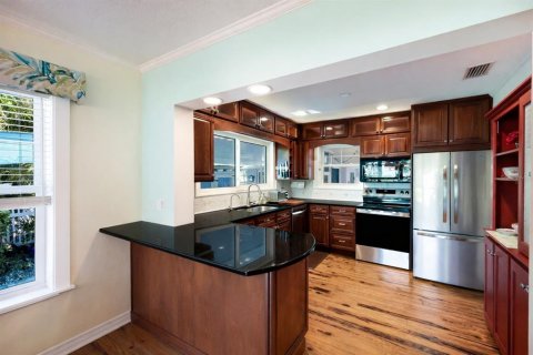 House in Bradenton, Florida 4 bedrooms, 188.22 sq.m. № 2150384 - photo 11