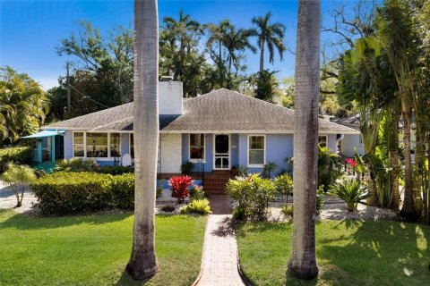 House in Bradenton, Florida 4 bedrooms, 188.22 sq.m. № 2150384 - photo 2