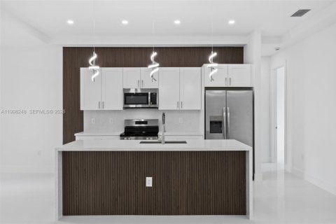 Купить виллу или дом в Лихай-Эйкерс, Флорида 4 спальни, 139.35м2, № 2060541 - фото 8