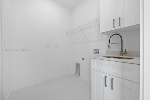 Купить виллу или дом в Лихай-Эйкерс, Флорида 4 спальни, 139.35м2, № 2060541 - фото 24